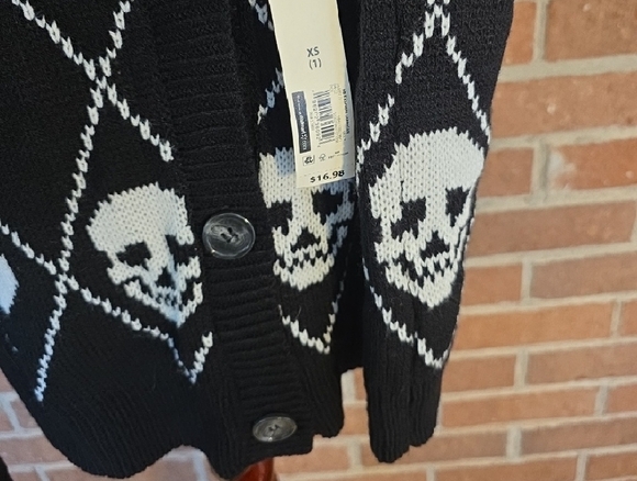 No Boundaries Black and White Skull Cardigan - Picture 3 of 5